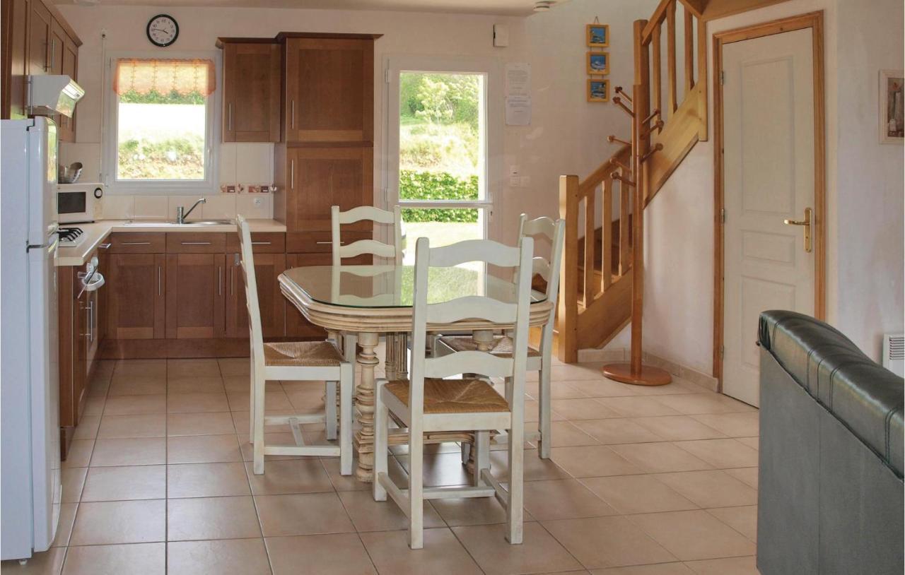 2 Bedroom Nice Home In Plestin Les Greves エクステリア 写真