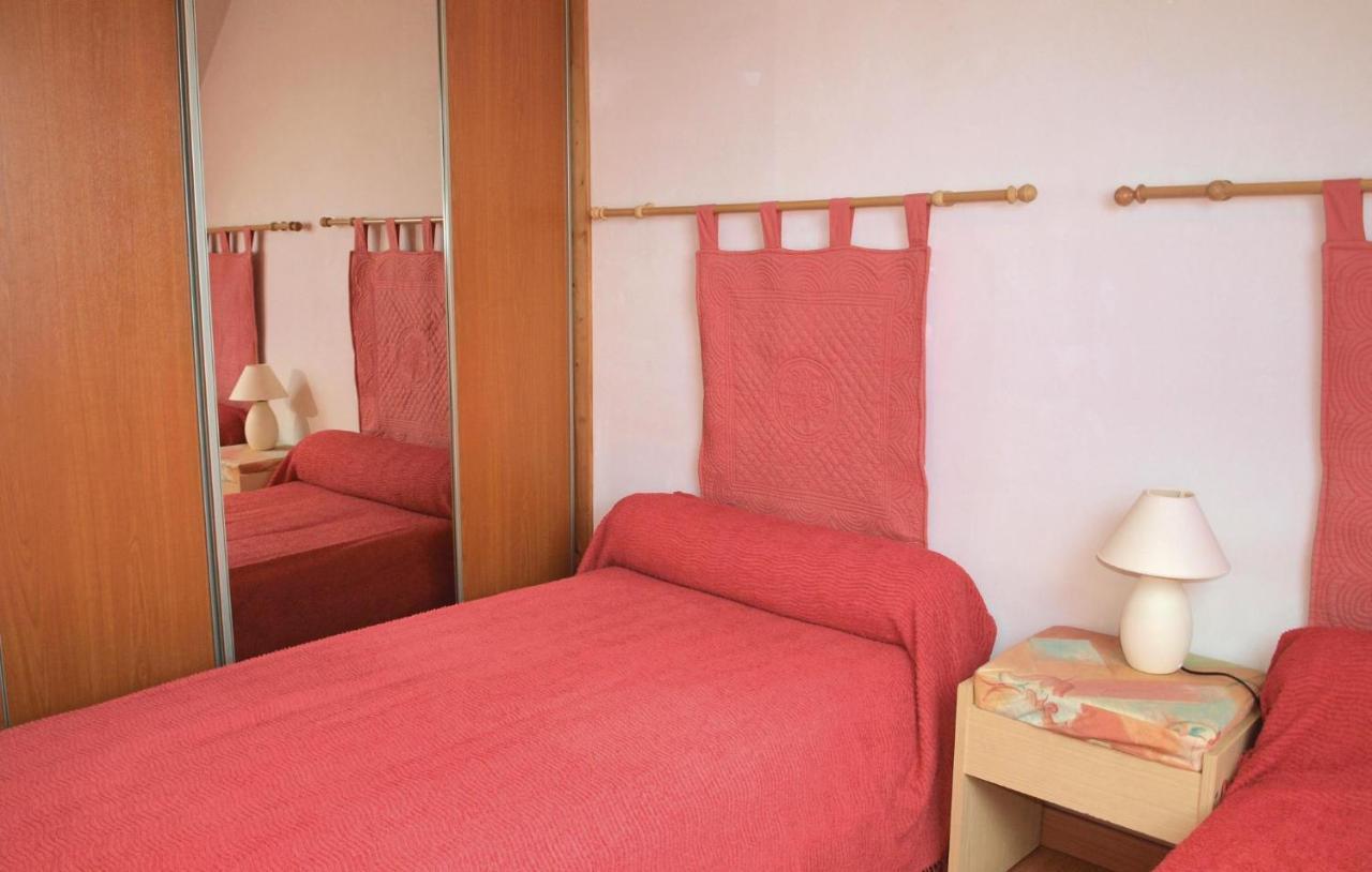 2 Bedroom Nice Home In Plestin Les Greves エクステリア 写真