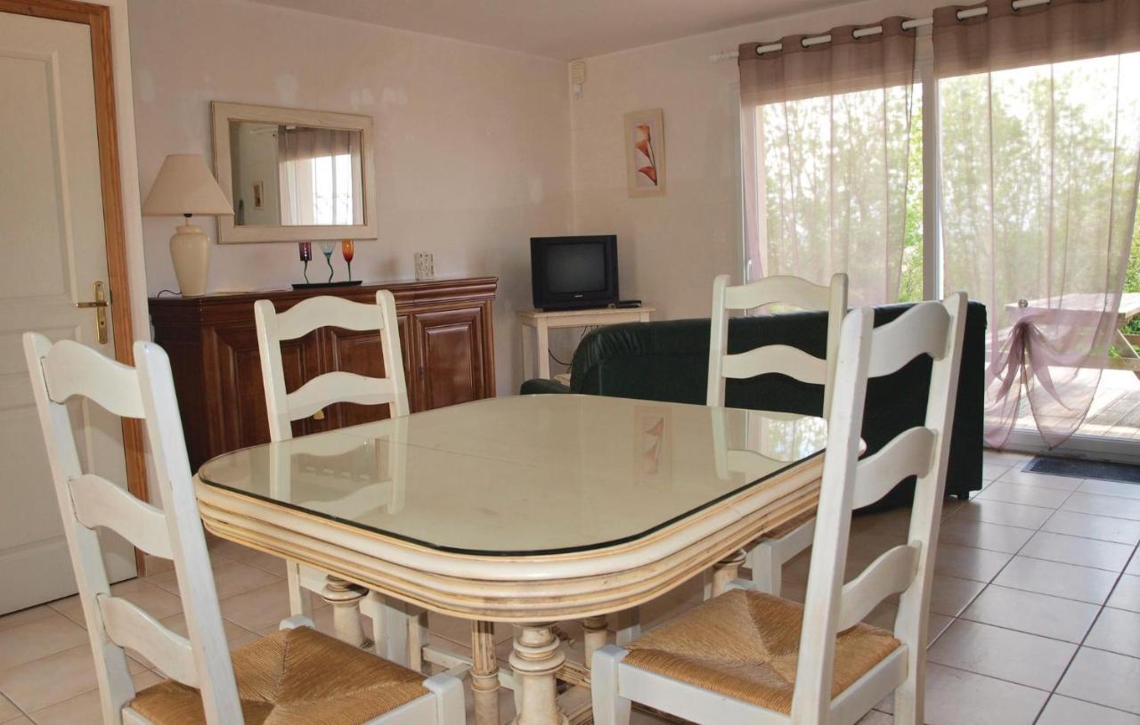 2 Bedroom Nice Home In Plestin Les Greves エクステリア 写真
